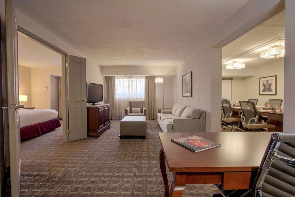 Doubletree Suites By Hilton Nashville Airport Номер фото